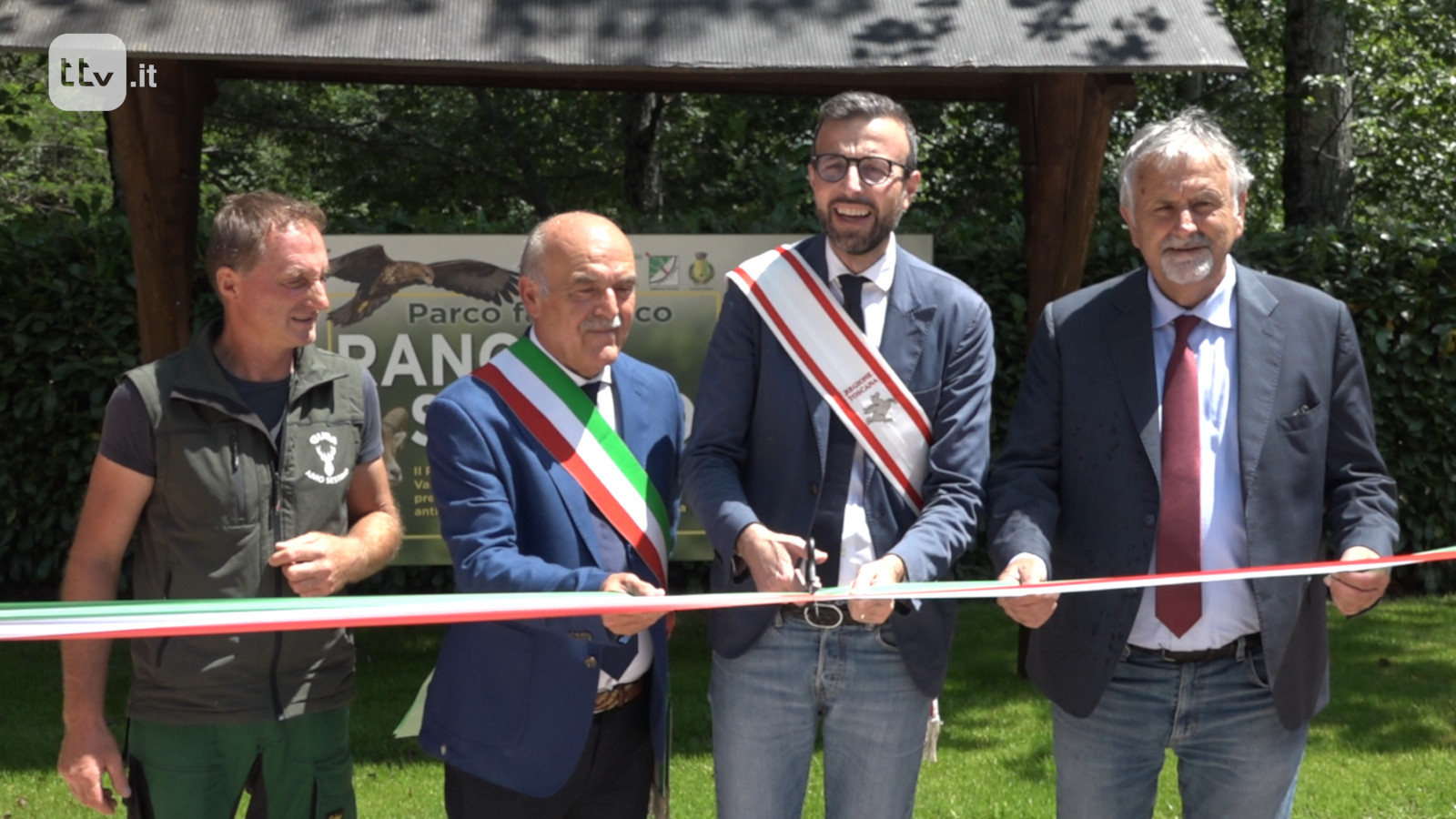 Da sinistra il presidente di Amo Sestino Ricci, il sindaco Dori, il presidente del consiglio regionale Mazzeo e il consigliere Ceccarelli