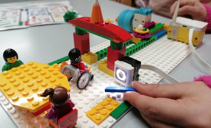 Città di Castello, a scuola di robotica con i mattoncini Lego, Attualità