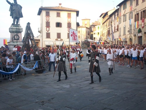 Conto alla rovescia per il tanto atteso Palio della Vittoria ad Anghiari. Appuntamento come tradizione vuole giovedì 29 giugno al calar del sole - Sport | TTV.it