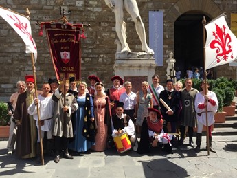 Consegnato il Palio della Vittoria al comune di Firenze 1 Consegnato il Palio della Vittoria al comune di Firenze - Attualità | TTV.it