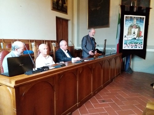 Presentazione ieri nella sala consiliare biturgense del Drappo del Palio 2017 - Attualità | TTV.it