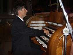Concerto propiziatorio del palio in cattedrale con l'apertura del gruppo musici dei balestrieri, poi spazio al mezzosoprano Chiara Chialli e al maestro Roberto Tofi - Attualità | TTV.it