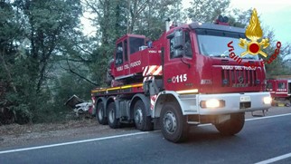 Uomo di 72 anni perde il controllo dell'auto e finisce insieme alla moglie in un dirupo in zona Scopetone 1 Uomo di 72 anni perde il controllo dell'auto e finisce insieme alla moglie in un dirupo in zona Scopetone - Attualità | TTV.it