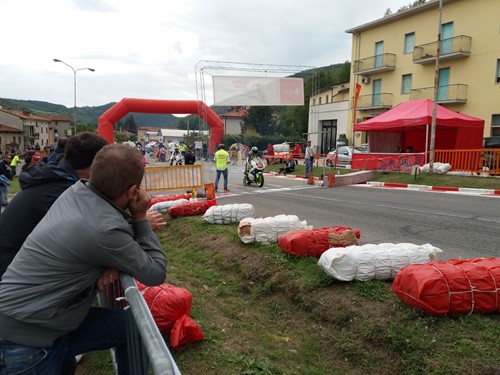 Spino bagnato Spino fortunato. Successo per il campionato italinao di velocità 2017 a Pieve santo Stefano 1 Spino bagnato Spino fortunato. Successo per il campionato italinao di velocità 2017 a Pieve santo Stefano - Sport | TTV.it