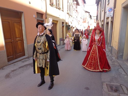 Torna domenica l'appuntamento con il Palio dell'oca, storica tenzone riportata in scena nella Festa del rione Mattonata 3 Torna domenica l'appuntamento con il Palio dell'oca, storica tenzone riportata in scena nella Festa del rione Mattonata - Cultura | TTV.it