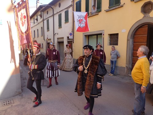 Torna domenica l'appuntamento con il Palio dell'oca, storica tenzone riportata in scena nella Festa del rione Mattonata 2 Torna domenica l'appuntamento con il Palio dell'oca, storica tenzone riportata in scena nella Festa del rione Mattonata - Cultura | TTV.it