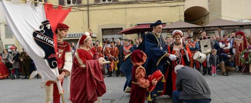 Torna domenica l'appuntamento con il Palio dell'oca, storica tenzone riportata in scena nella Festa del rione Mattonata 1 Torna domenica l'appuntamento con il Palio dell'oca, storica tenzone riportata in scena nella Festa del rione Mattonata - Cultura | TTV.it