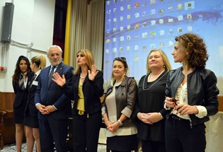 Il prefetto Cannizzaro incontra gli studenti all'istituto Patrizi-Baldelli-Cavallotti 1 Il prefetto Cannizzaro incontra gli studenti all'istituto Patrizi-Baldelli-Cavallotti - Attualità | TTV.it