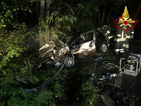 Grave incidente ieri sera in località Torrino. Coinvolte nello scontro tre auto 1 Grave incidente ieri sera in località Torrino. Coinvolte nello scontro tre auto - Attualità | TTV.it