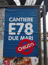 Manifesti di protesta affissi alle mura della città per ricordare manifestazioni e strutture abbandonate da tempo - Attualità | TTV.it