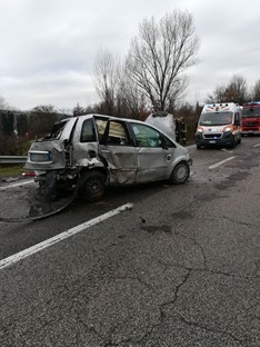 Incidente sulla E45: Un'auto si ribalta e la donna alla guida viene sbalzata fuori - Attualità | TTV.it