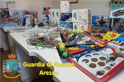 Maxi sequestro della Guardia di Finanza in Valtiberina 1 Maxi sequestro della Guardia di Finanza in Valtiberina - Attualità | TTV.it