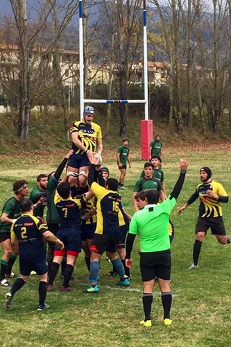 La Union Rugby Arezzo si arrende alla corazzata Union Rugby Viterbo - Sport | TTV.it
