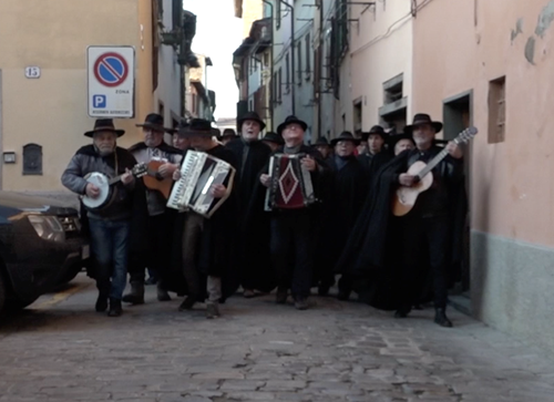 La tradizionale Pasquella è tornata fra le strade di Città di Castello 2 La tradizionale Pasquella è tornata fra le strade di Città di Castello - Attualità | TTV.it