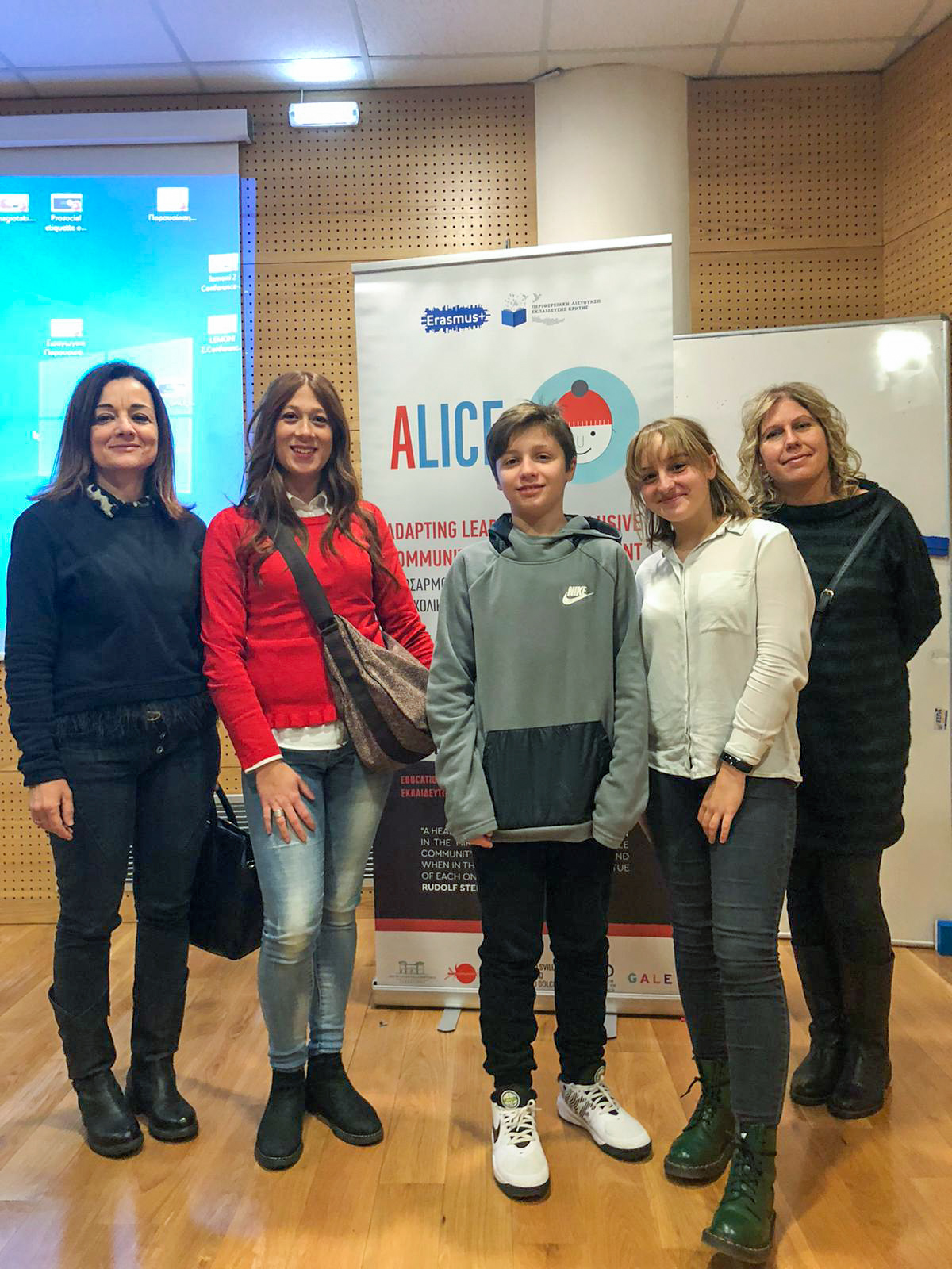 Tre studenti tifernati fra i vincitori del progetto ALICE grazie alla realizzazione di una cartolina digitale 3 Tre studenti tifernati fra i vincitori del progetto ALICE grazie alla realizzazione di una cartolina digitale - Cultura | TTV.it