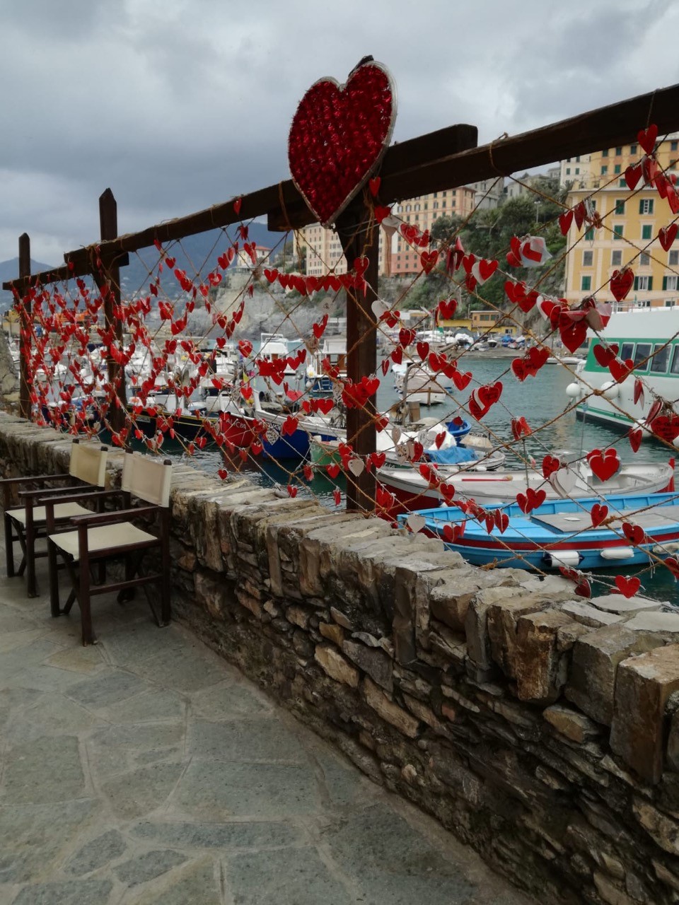 Le poesie di Simone Cumbo in mostra per gli innamorati di Camogli - Cultura | TTV.it