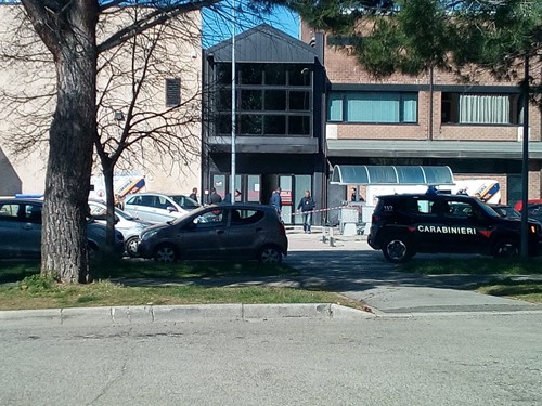 Rapina ad un Porta valori al Centro commerciale “Fratta” di Umbertide, ancora da quantificare il bottino 1 Rapina ad un Porta valori al Centro commerciale “Fratta” di Umbertide, ancora da quantificare il bottino - Attualità | TTV.it