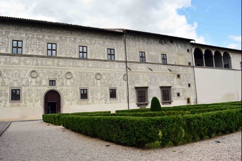 Tour virtuali della Pinacoteca e favole al telefono, spazio alla cultura digitale nell'emergenza Coronavirus 1 Tour virtuali della Pinacoteca e favole al telefono, spazio alla cultura digitale nell'emergenza Coronavirus - Cultura | TTV.it