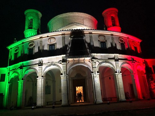 Omaggio ai tifernati e all'Ospedale, il santuario di Balvedere illuminato con il Tricolore - Attualità | TTV.it