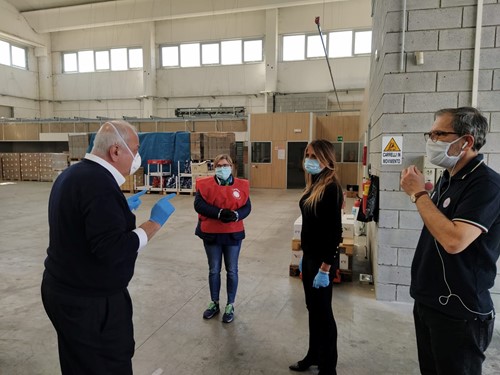 Coronavirus: oggi zero contagi nel comune biturgense, sindaco e presidente Chiassai in visita per i saluti di Pasqua - Attualità | TTV.it