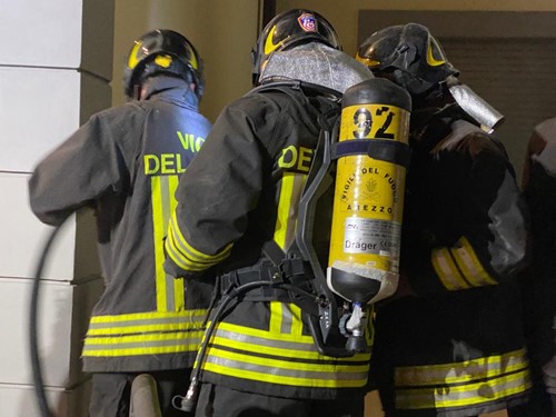 Incendio in una palazzina dell'ospedale San Donato di Arezzo. Nessun ferito, sono in corso accertamenti - Attualità | TTV.it