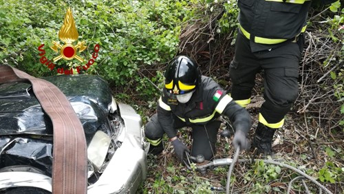 Scomparso da oltre un giorno, era finito in un dirupo a seguito di un incidente che gli è costato la vita - Attualità | TTV.it