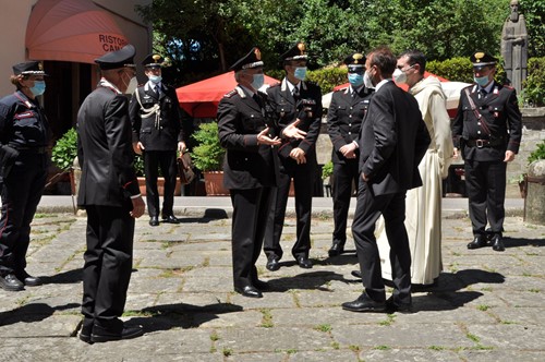 Il Generale di Corpo d'Armata dei Carabinieri, Ilio Ciceri, alla guida del Comando interregionale "Podgora", in visita ieri nel parco nazionale delle Foreste casentinesi - Attualità | TTV.it