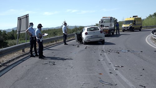 Scontro fra auto e camion sulla rampa della E45. Accesso alla superstrada chiuso per oltre due ore 1 Scontro fra auto e camion sulla rampa della E45. Accesso alla superstrada chiuso per oltre due ore - Attualità | TTV.it
