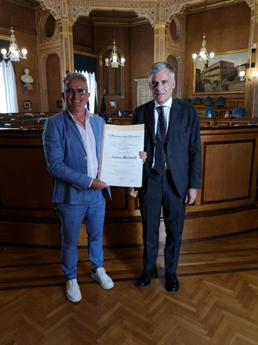 A Giuliano Martinelli l'onoreficenza di cavaliere al Merito della Repubblica Italiana - Attualità | TTV.it