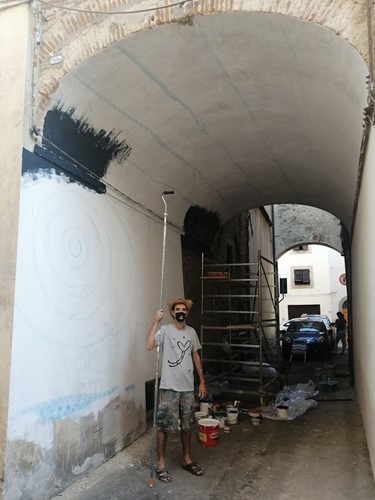 STREET Art, altri writers al lavoro nel centro storico. Il primo nucleo di opere sarà inaugurato in occasione della rievocazione dell’abbattimento della Torre di Berta 1 STREET Art, altri writers al lavoro nel centro storico. Il primo nucleo di opere sarà inaugurato in occasione della rievocazione dell’abbattimento della Torre di Berta - Cultura | TTV.it