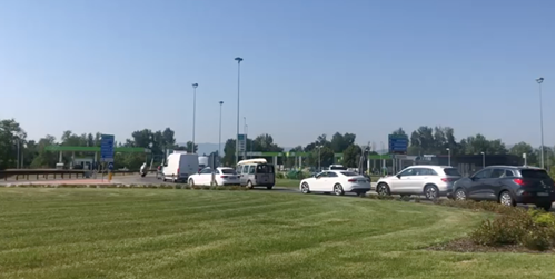 Trattore perde una ruota sul ponte del Tevere a Sansepolcro. Traffico in tilt - Attualità | TTV.it