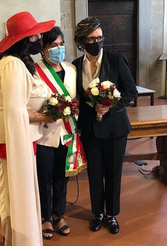 IL PRIMO «SI» DOPO L'EMERGENZA COVID. IN COMUNE A CITTA’ DI CASTELLO SONO STATE UNITE CIVILMENTE SILVA E BENEDETTA 1 IL PRIMO «SI» DOPO L'EMERGENZA COVID. IN COMUNE A CITTA’ DI CASTELLO SONO STATE UNITE CIVILMENTE SILVA E BENEDETTA - Attualità | TTV.it