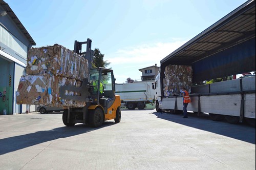 Sogepu acquista l’impianto dell’Ecocassia a Montecastelli per il recupero di carta, plastica e legno: l’azienda diventa strategica per la tenuta del sistema regionale 2 Sogepu acquista l’impianto dell’Ecocassia a Montecastelli per il recupero di carta, plastica e legno: l’azienda diventa strategica per la tenuta del sistema regionale - Attualità | TTV.it