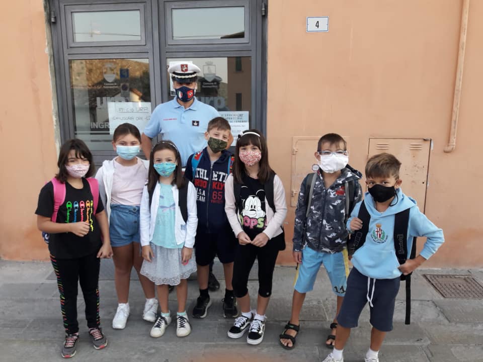 Cresce il pedibus, tanti i bambini che ogni mattina vanno a scuola a piedi 2 Cresce il pedibus, tanti i bambini che ogni mattina vanno a scuola a piedi - Attualità | TTV.it