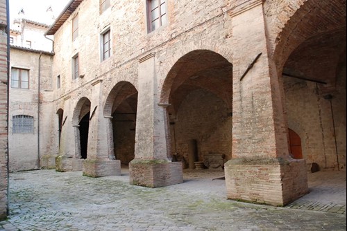 Al via il progetto “Laboratori didattici nel Chiostro del Museo del Duomo” 3 Al via il progetto “Laboratori didattici nel Chiostro del Museo del Duomo” - Cultura | TTV.it