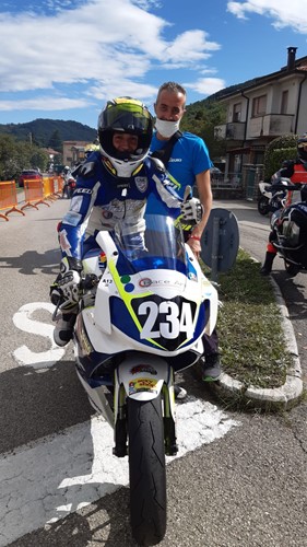 137 motociclisti che hanno sfidato la pioggia e i tornanti dello Spino. Conclusa con successo l'edizione delle gare di velocità a Pieve Santo Stefano 1 137 motociclisti che hanno sfidato la pioggia e i tornanti dello Spino. Conclusa con successo l'edizione delle gare di velocità a Pieve Santo Stefano - Sport | TTV.it