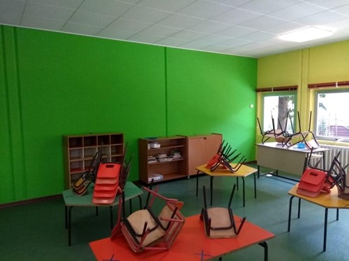 Nuovi colori per le aule della scuola dell'infanzia di Calzolaro, il ringraziamento dei rappresentanti di classe all'Amministrazione Comunale e alla dirigente scolastica del II Circolo 1 Nuovi colori per le aule della scuola dell'infanzia di Calzolaro, il ringraziamento dei rappresentanti di classe all'Amministrazione Comunale e alla dirigente scolastica del II Circolo - Attualità | TTV.it
