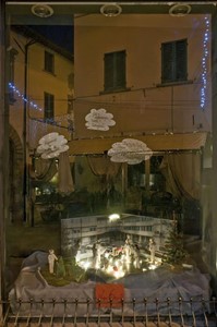 "Vetrine di Natale": ecco i vincitori a colpi di "like" del concorso virtuale 1 "Vetrine di Natale": ecco i vincitori a colpi di "like" del concorso virtuale - Attualità | TTV.it