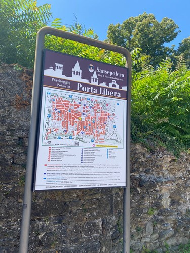 Cartelloni turistici nei parcheggi intorno al centro: “Sono indicati percorsi” 1 Cartelloni turistici nei parcheggi intorno al centro: “Sono indicati percorsi” - Attualità | TTV.it