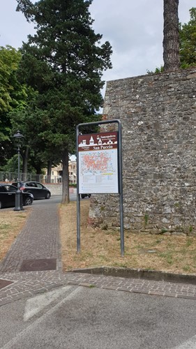 Cartelloni turistici nei parcheggi intorno al centro: “Sono indicati percorsi” 2 Cartelloni turistici nei parcheggi intorno al centro: “Sono indicati percorsi” - Attualità | TTV.it
