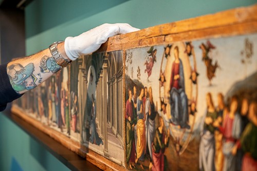 Oltre 900 visitatori nei primi giorni di novembre per la mostra su Raffaello 2 Oltre 900 visitatori nei primi giorni di novembre per la mostra su Raffaello - Cultura | TTV.it