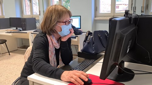 Nuovo progetto dell'Auser Umbria: i nonni diventano “digitali” grazie agli studenti 1 Nuovo progetto dell'Auser Umbria: i nonni diventano “digitali” grazie agli studenti - Attualità | TTV.it