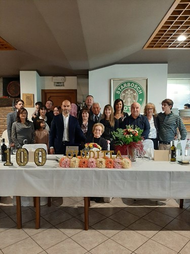 Cento candeline per Giuditta Maria Mazzei: una festa per tutta Riosecco 1 Cento candeline per Giuditta Maria Mazzei: una festa per tutta Riosecco - Attualità | TTV.it