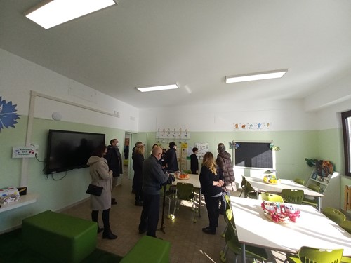 Alla primaria di Pierantonio, inaugurata la "Scuola senza zaino" 3 Alla primaria di Pierantonio, inaugurata la "Scuola senza zaino" - Attualità | TTV.it
