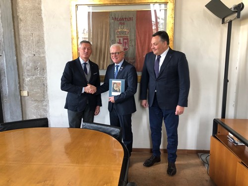 Visita del governatore del distretto 2090 del Rotary International, Gioacchino Minelli 2 Visita del governatore del distretto 2090 del Rotary International, Gioacchino Minelli - Attualità | TTV.it