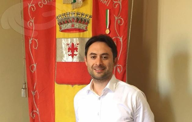 1465401645052_1465401746jpg-dan_brown_cerca_la_battaglia_e_il_sindaco_lo_invita_ad_anghiari