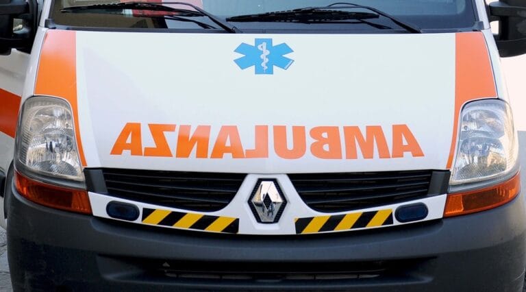 2306860_ambulanza3