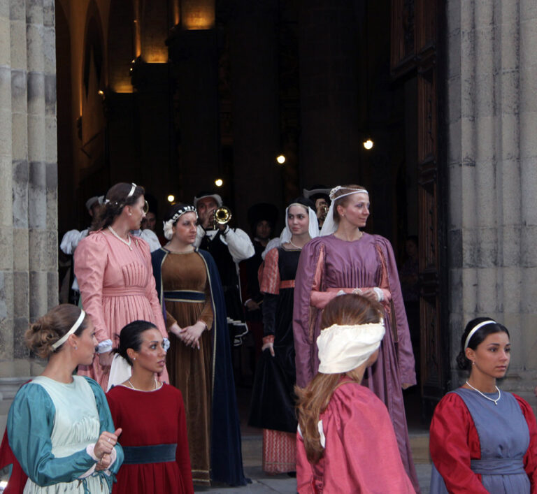corteo-in-uscita-da-cattedrale
