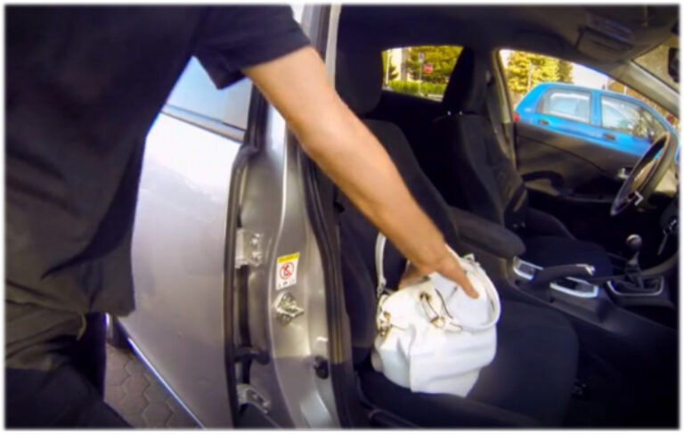 furto-della-borsa-in-auto