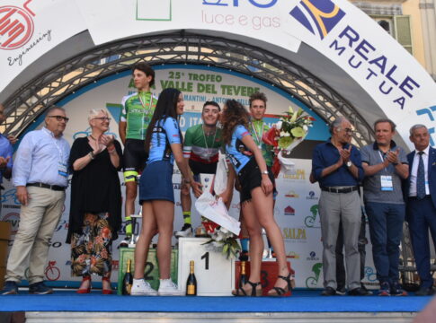 la-maglia-tricolore-a-garofoli-foto-roberto-fruzzetti la-maglia-tricolore-a-garofoli-foto-roberto-fruzzetti
